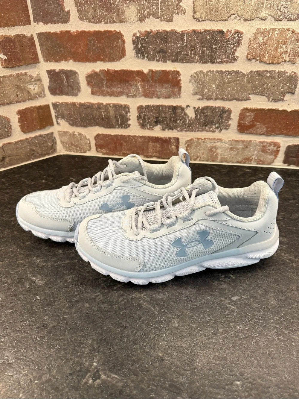 LIKE NEW Under Armour Charged Assert 9 Sneakers, Womens, Size 9